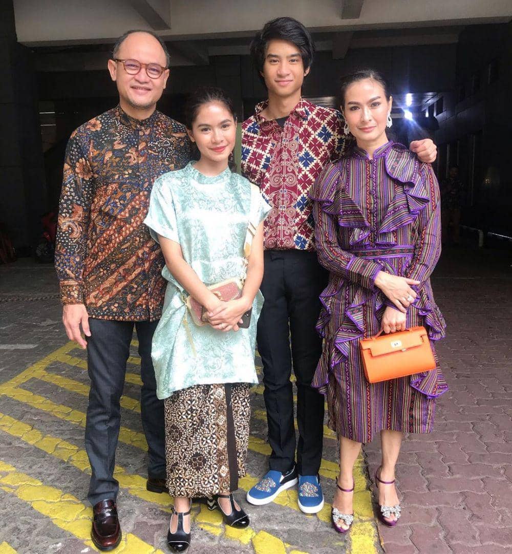 instagram.com/isdadahlia