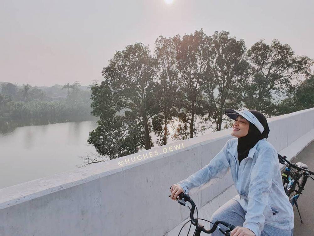 instagram.com/hughes.dewi