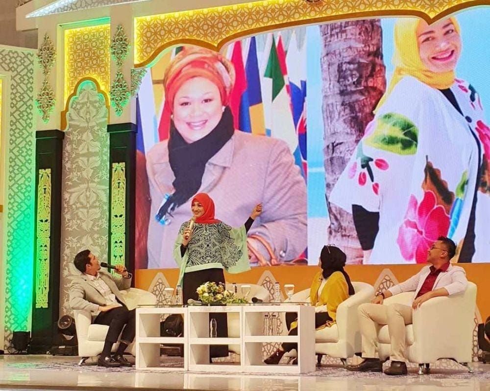 instagram.com/hughes.dewi