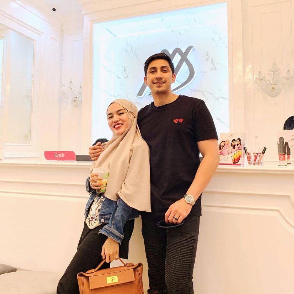 instagram.com/medinazein