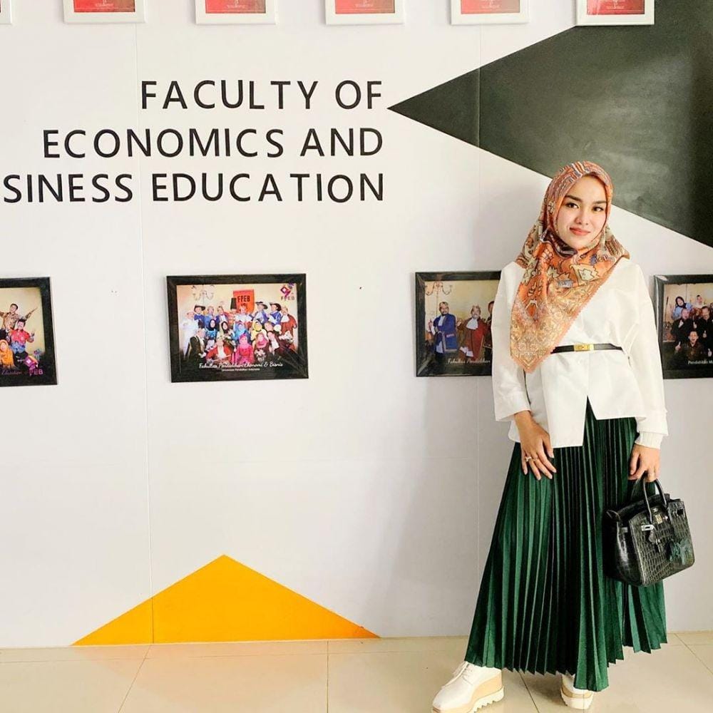 Instagram/medinazein