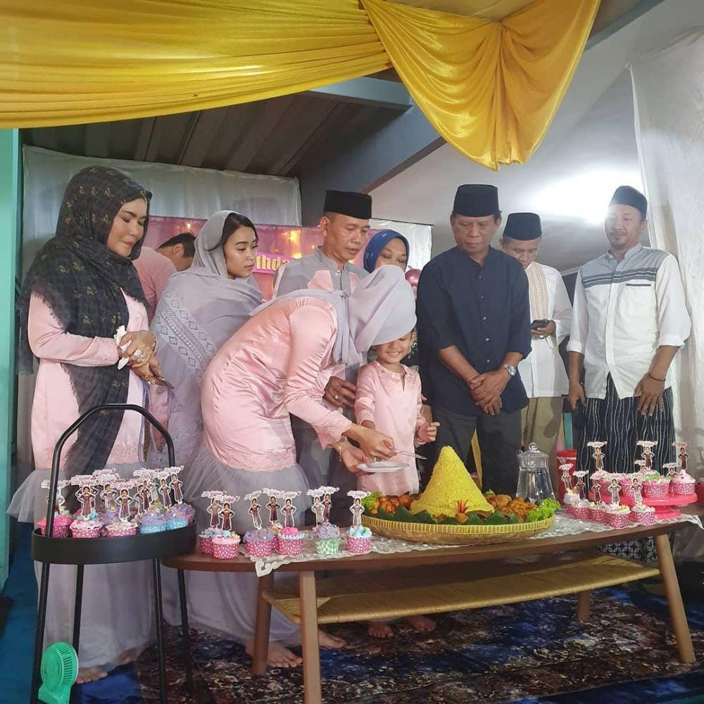 instagram.com/ayutingting92/