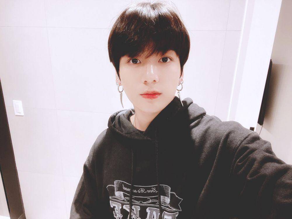 twitter.com/BTS_twt