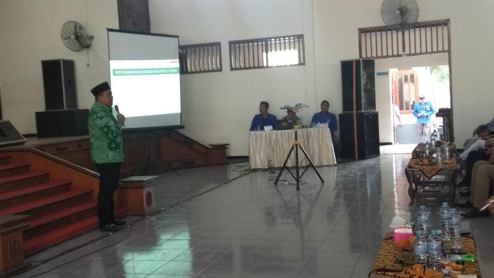 Bacabup Tuban Agus Maimun saat memberikan paparan dihadapan ribuan kader PAN Tuban. IDN Times/Imron