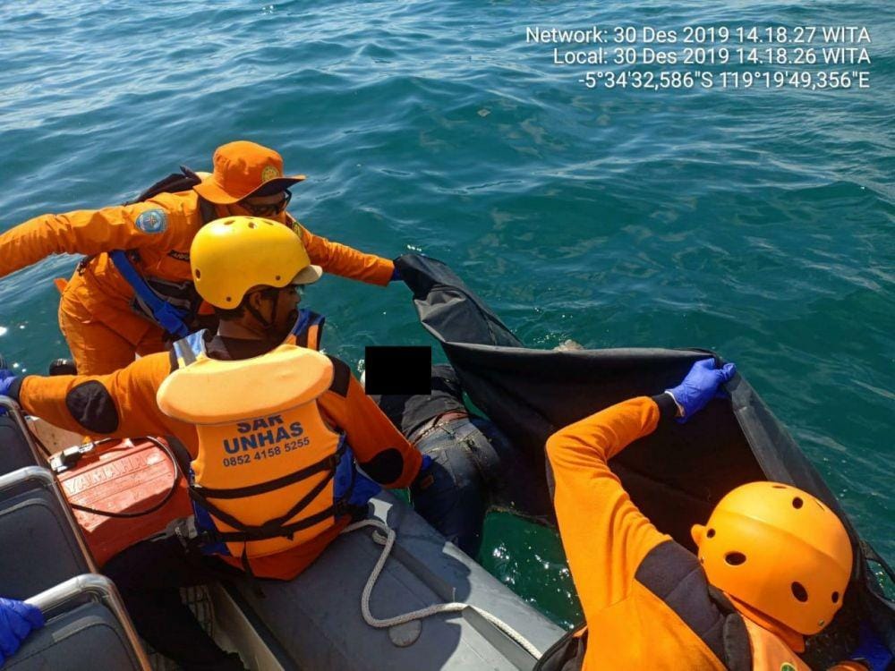 Jasad penumpang KM Tidar ditemukan. Dok. Basarnas Makassar