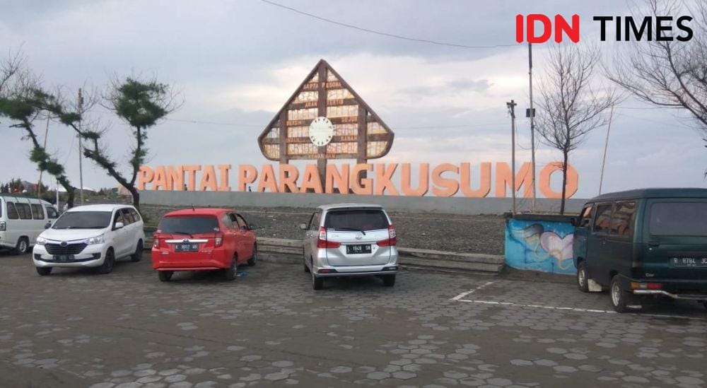 Pantai Parangkusumo Kabupaten Bantul. IDN Times/Daruwaskita