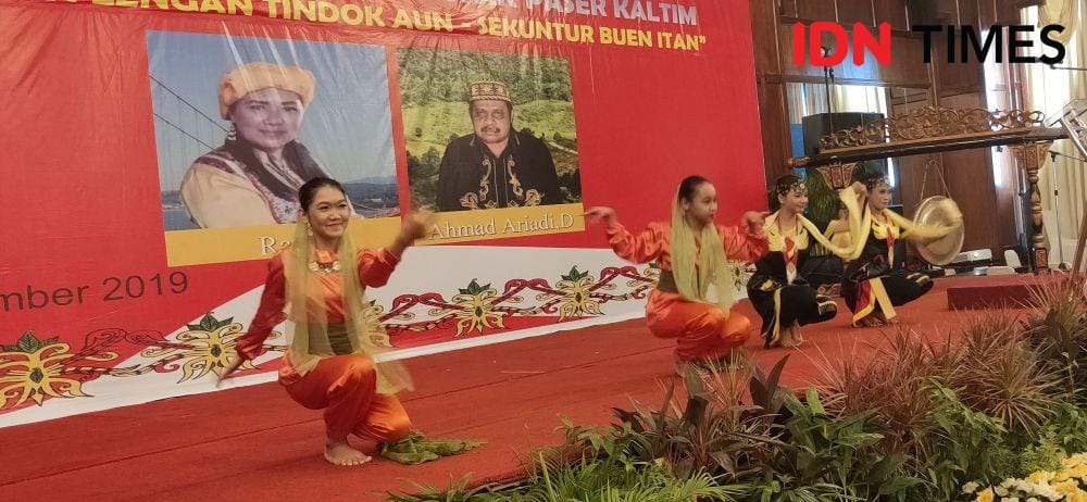 Acara Pelantikan Kepala Adat Besar Dayak Paser Kalimantan dan Kepala Adat Besar Dayak Paser Kalimantan Timur (IDN Times/Maulana)