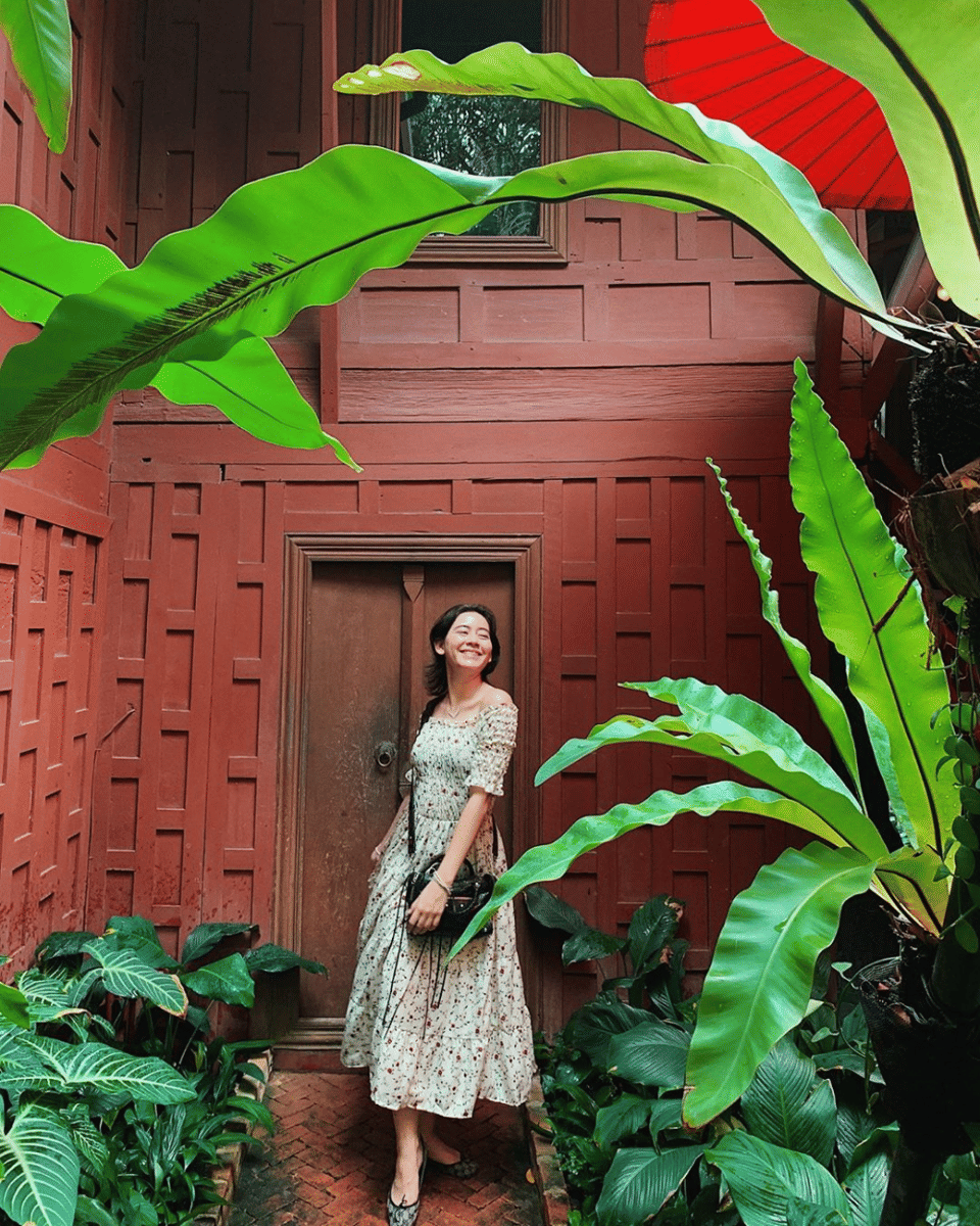 Instagram.com/laura_theux