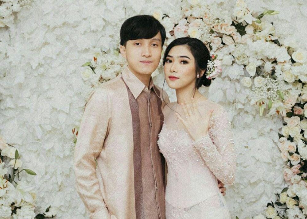 instagram.com/thebridestory