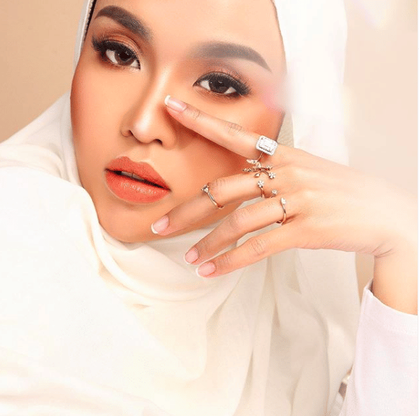 instagram.com/medinazein