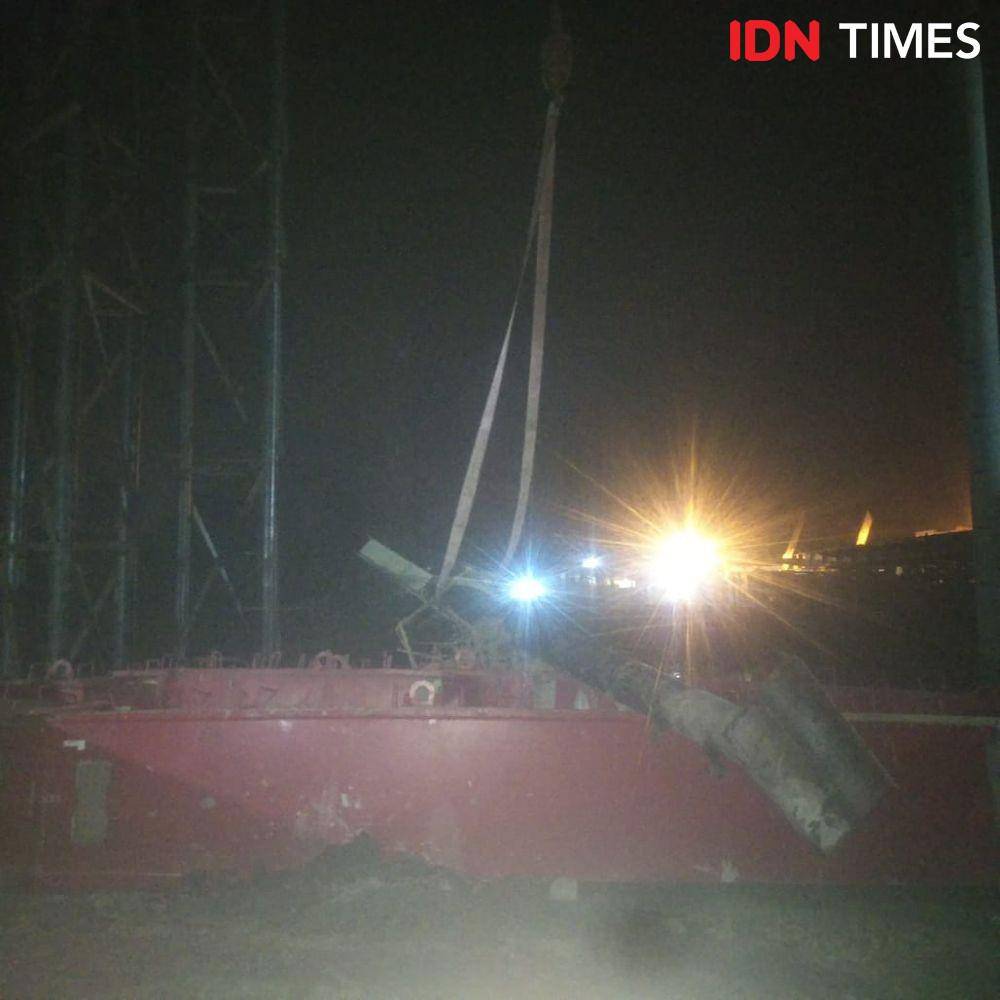 Besi pembangunan jembatan Sungai Wampu yang mengenai kepala bocah (IDN Times/Bambang Suhandoko)