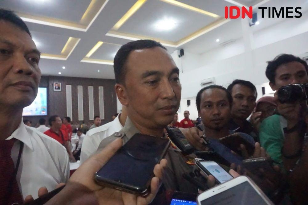 Kapolrestabes Surabaya Kombes Pol Sandi Nugroho saat konferensi pers akhir tahun, Senin (30/12). IDN Times/Fitria Madia
