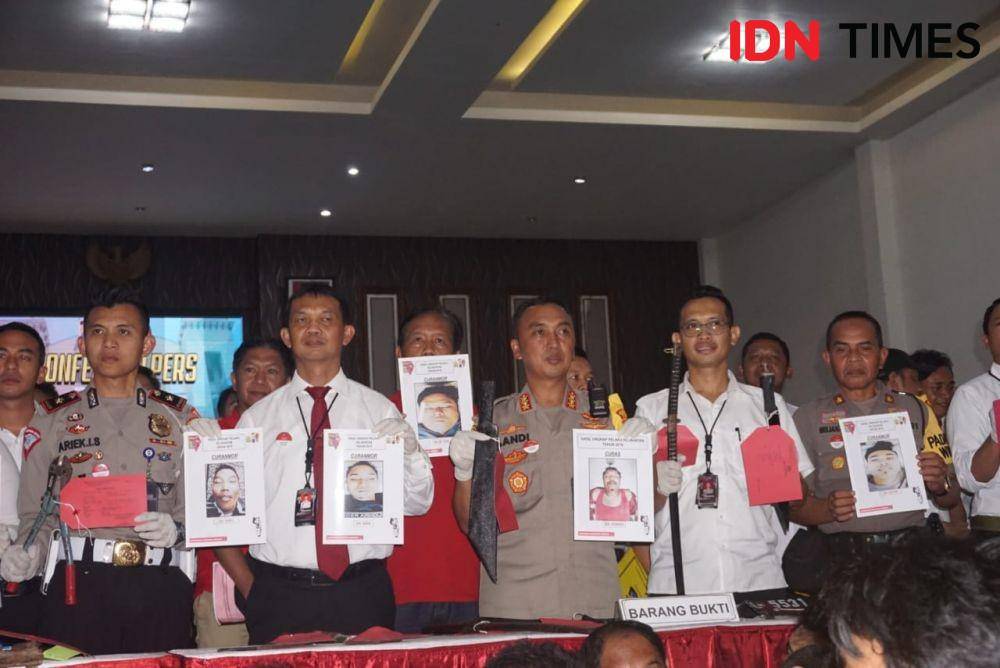 Polrestabes Surabaya merilis hasil ungkap kasus narkoba sepanjang 2019. IDN Times/Fitria Madia