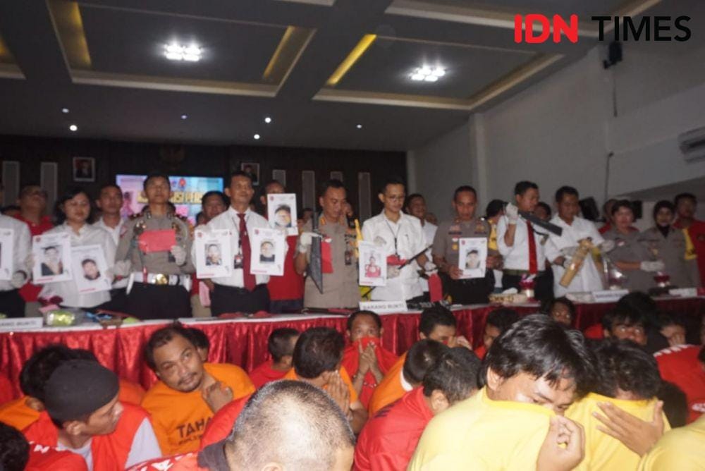 Polrestabes Surabaya merilis hasil ungkap kasus narkoba sepanjang 2019. IDN Times/Fitria Madia