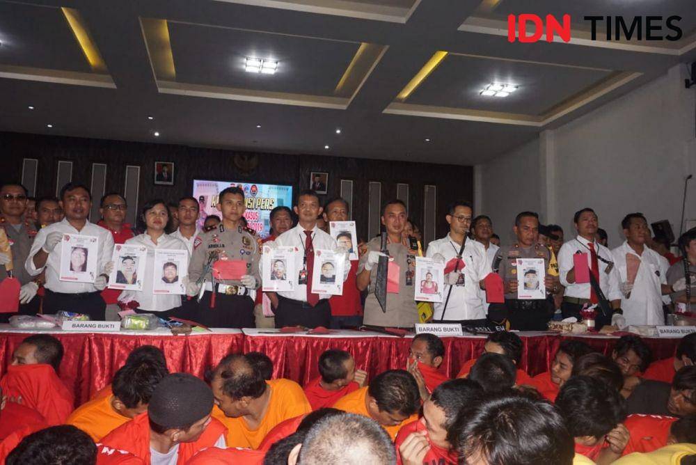 Polrestabes Surabaya merilis hasil ungkap kasus narkoba sepanjang 2019. IDN Times/Fitria Madia