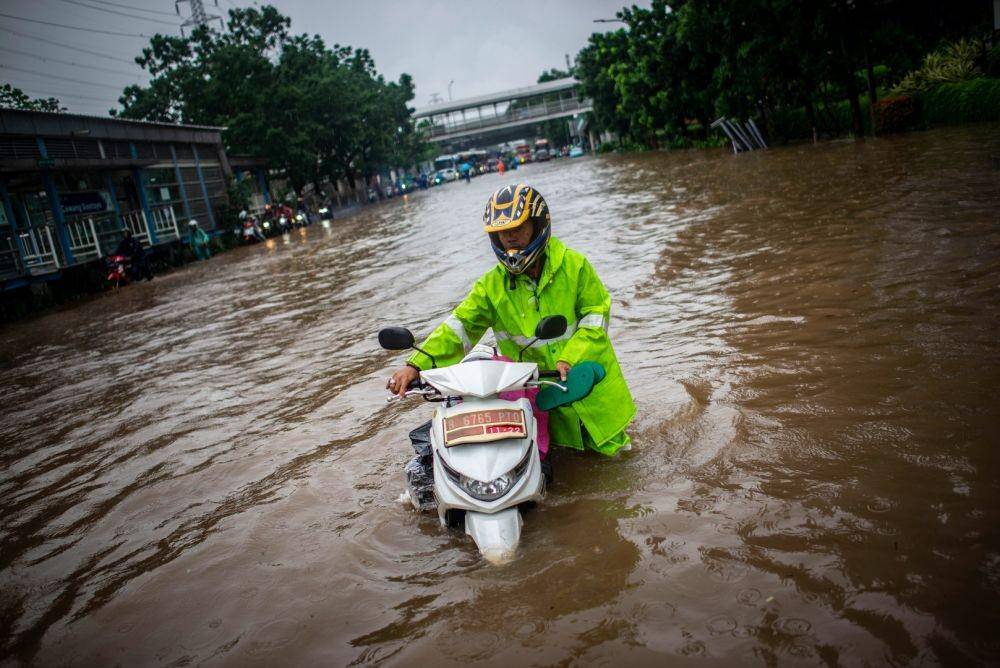 (Banjir di Cawang) ANTARAFOTO/Aprilio Akbar