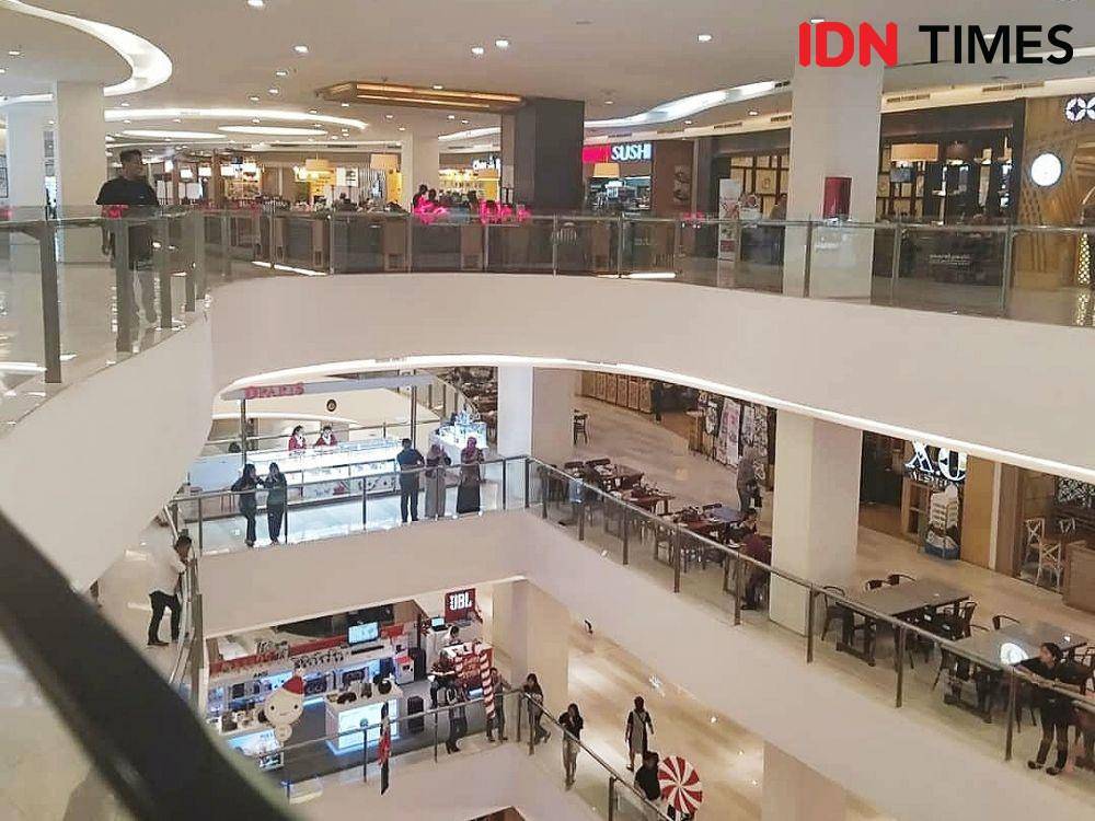 Suasana keramaian di Palembang Icon Mall (IDN Times/Feny Maulia Agustin)