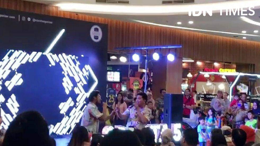 Suasana keramaian di Palembang Icon Mall (IDN Times/Feny Maulia Agustin)