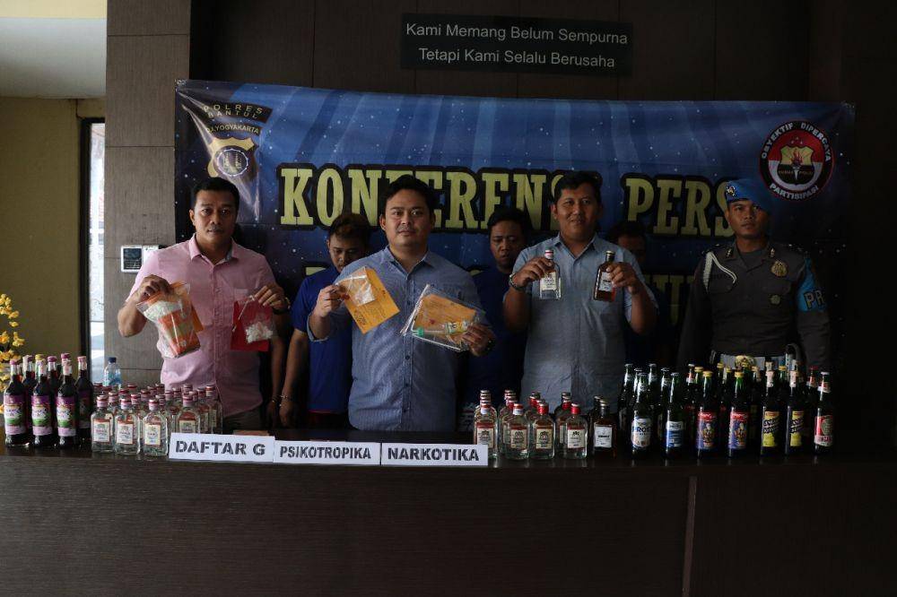 Satresnarkoba Polres Bantul amankan narkotika, obat terlarang dan miras. IDN Times/Humas Polres Bantul