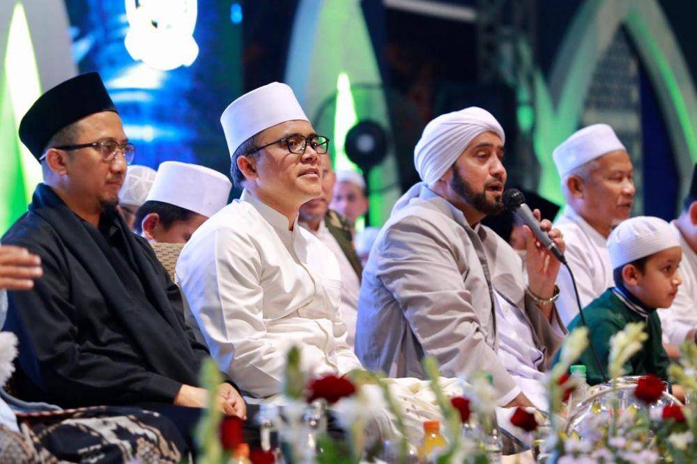Habib Syech saat memandu baca shalawat. IDN Times/Istimewa