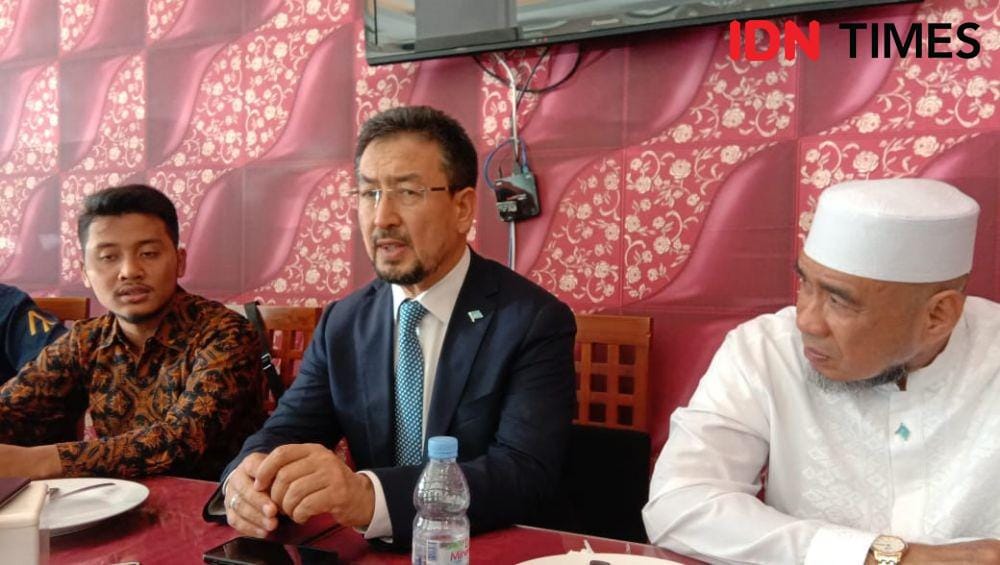 Seyit Tümtürk menceritakan kejadian di Turkistan Timur (Uighur) kepada awak media di Medan (IDN Times/Indah Permata Sari)
