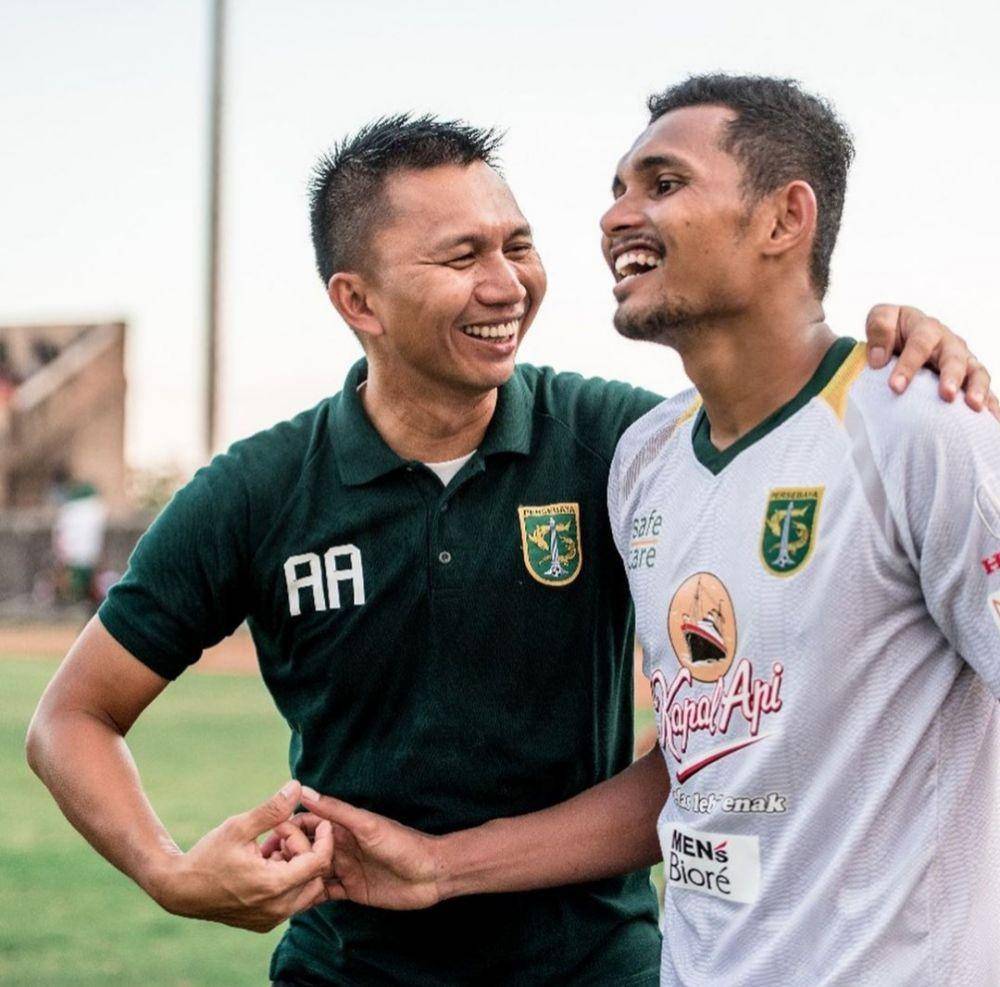 Andri Muliadi (kiri) bersama Presiden Persebaya Azrul Ananda. Instagram.com/andrimuliadi04