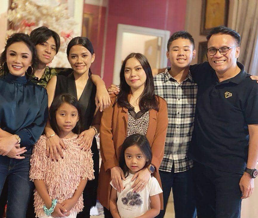 instagram.com/yunishara36