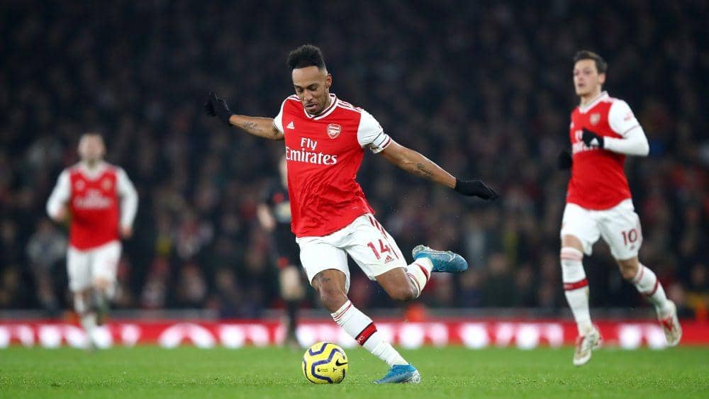 Pierre-Emerick Aubameyang beraksi di laga Arsenal vs Manchester United. Twitter/@Arsenal