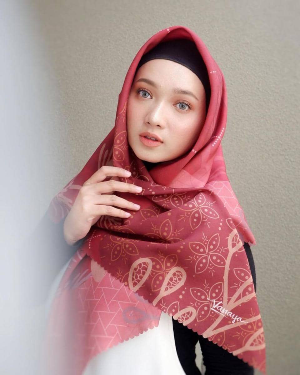 instagram.com/zahrahakiim