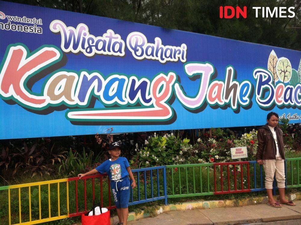 Pantai Karang Jahe yang terletak di Desa Punjulharjo Kecamatan Rembang, Kabupaten Rembang. IDN Times/Aji