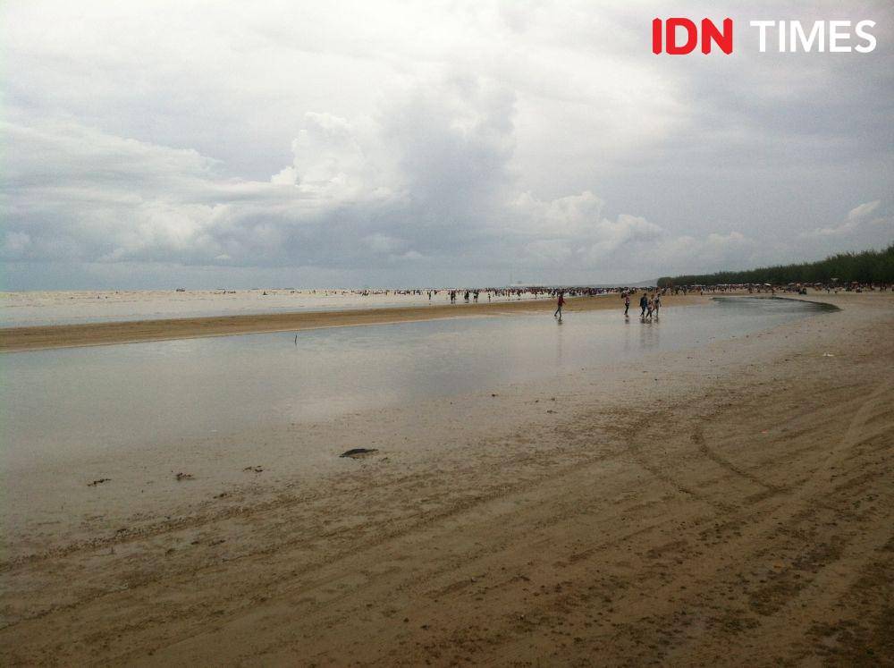 Pantai Karang Jahe yang terletak di Desa Punjulharjo Kecamatan Rembang, Kabupaten Rembang. IDN Times/Aji