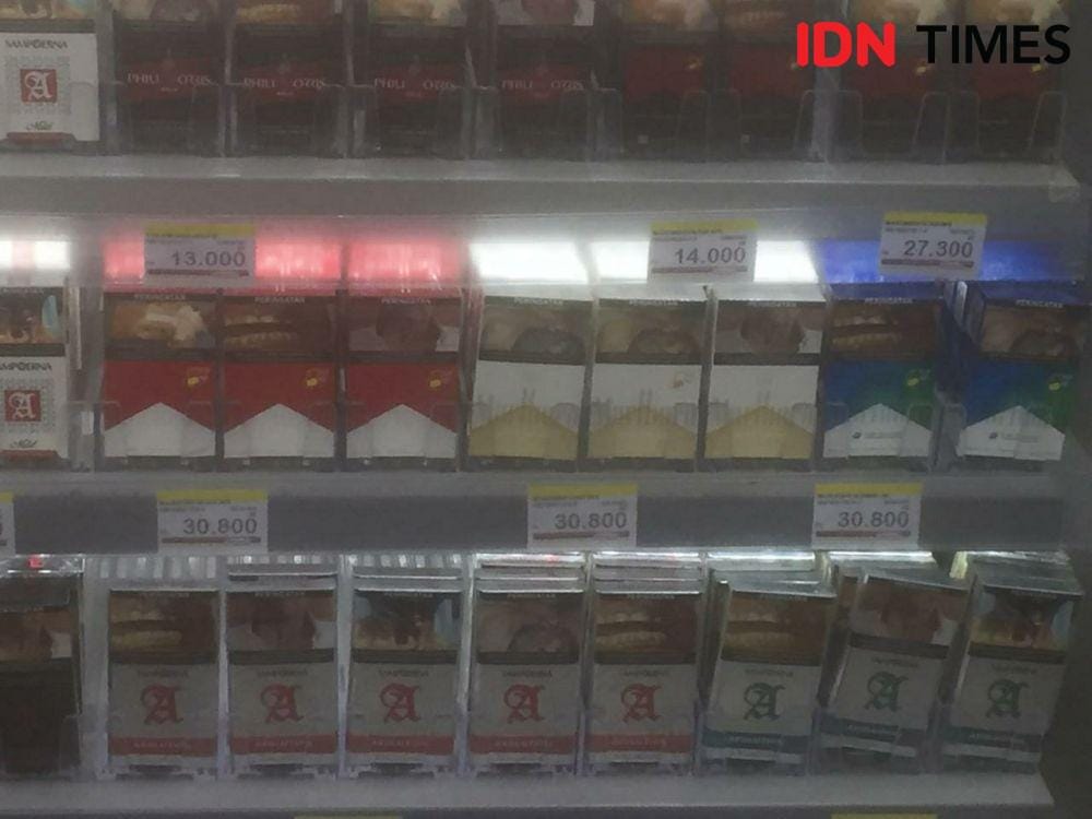 Harga rokok di Indomaret BLK (IDN Times/Rangga Erfizal)