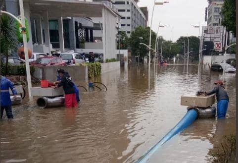 Jalan depan The Mansion, Kemang, Twitter/@TMCPoldaMetroJaya