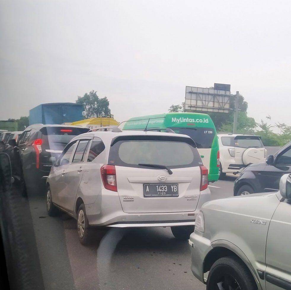 Tol Cikampek arah Cawang, Twitter/@TMCPoldaMetro