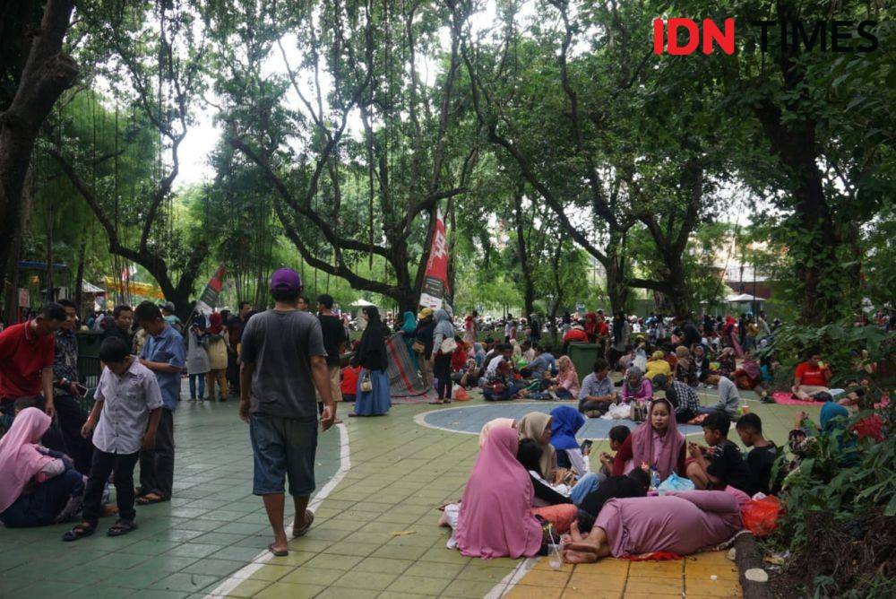 Suasana Kebun Binatang Surabaya saat libur Tahun Baru 2020, Rabu (1/1). IDN Times/Fitria Madia