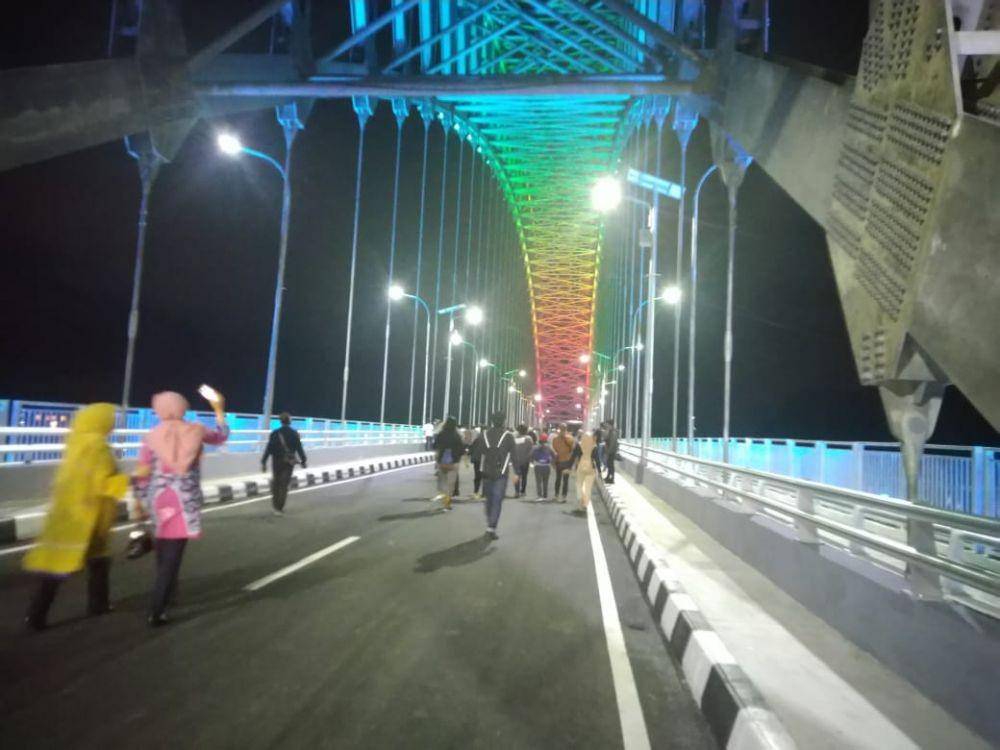 Pada 2 Januari 2020 malam Jembatan Mahkota IV resmi digunakan warga Samarinda  (Dok. Biro Humas Pemprov Kaltim)