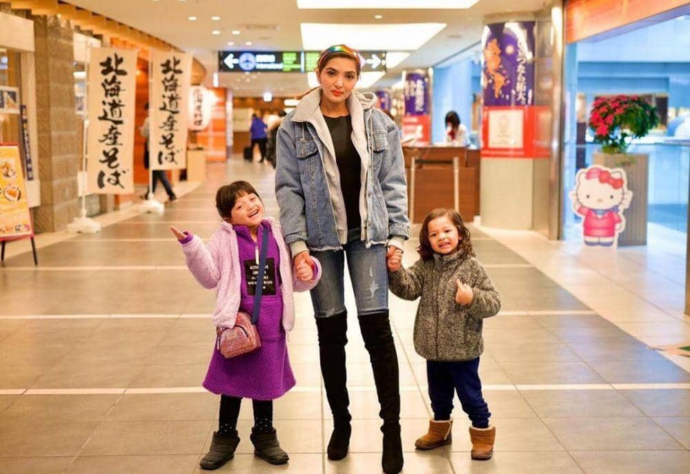 instagram.com/ashanty_ash