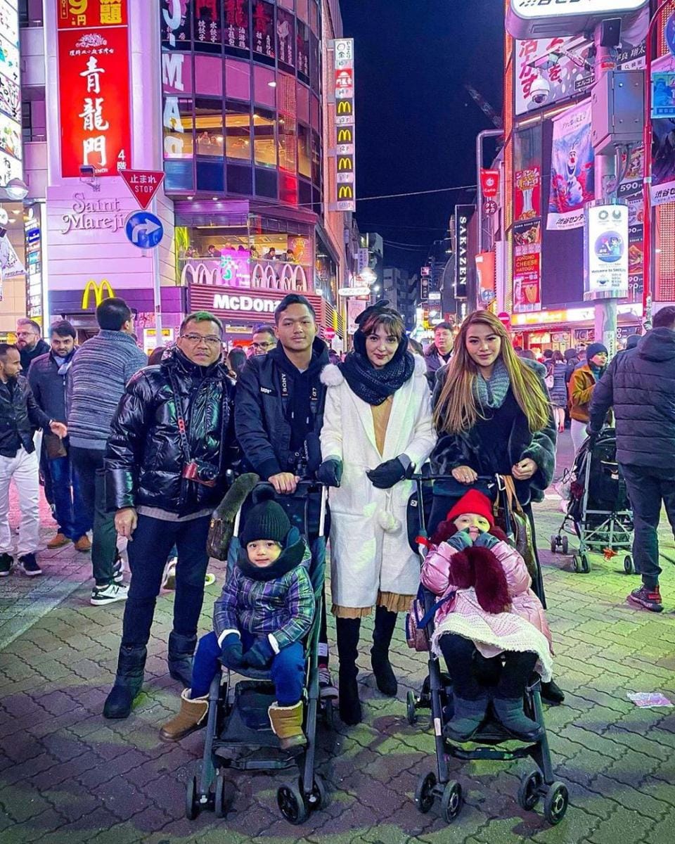 instagram.com/ashanty_ash