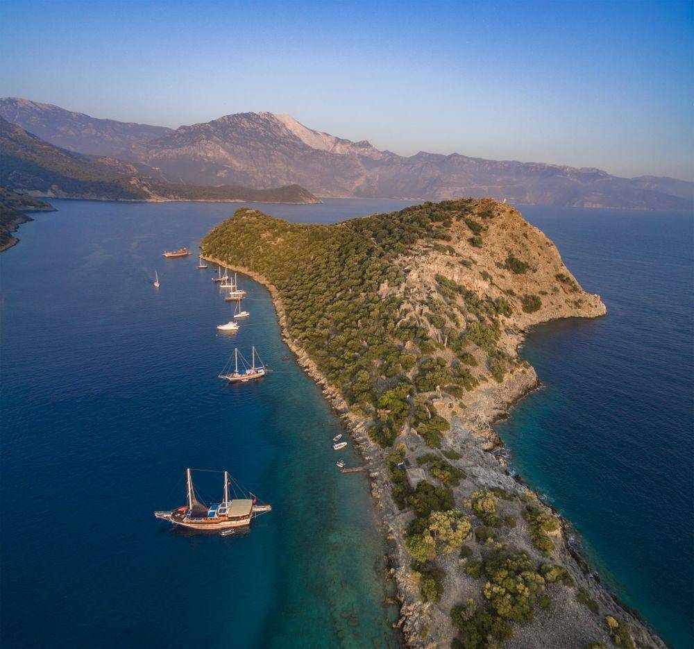 contactyachts.com