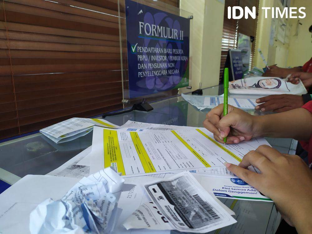Ilustrasi aktivitas di Kantor BPJS Kesehatan Palembang Jalan R Sukamto (IDN Times/Feny Maulia Agustin)