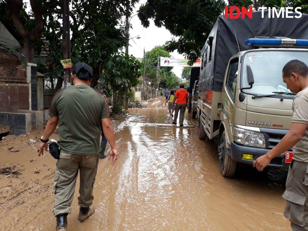 Kondisi paska banjir di perumahan villa jatirasa, bekasi (IDN Times/Fitang Budhi Adhitia)