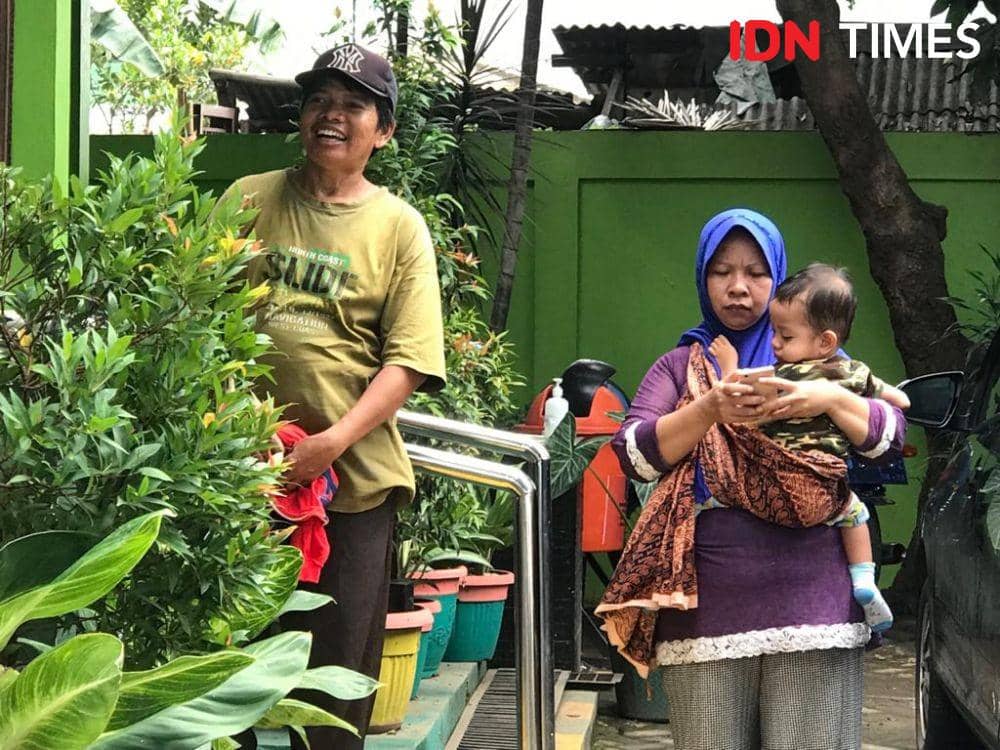 Korban banjir di Perum Periuk Jaya Permai, Tangerang (IDN Times/Teatrika Handiko Putri)
