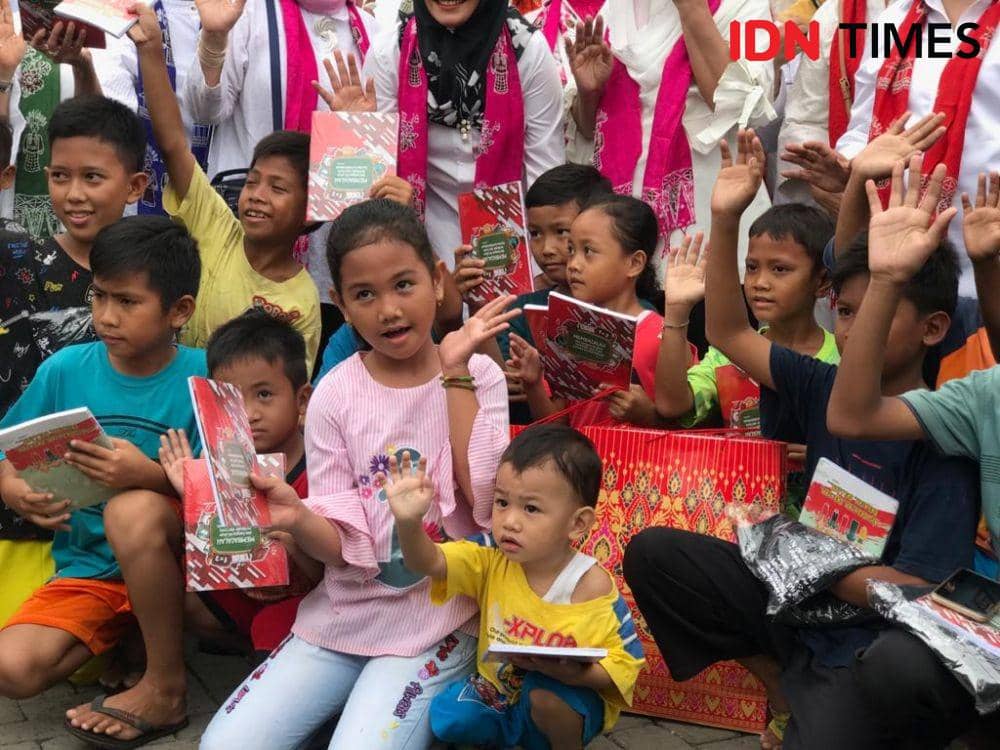 Korban banjir di Perum Periuk Jaya Permai, Tangerang (IDN Times/Teatrika Handiko Putri)