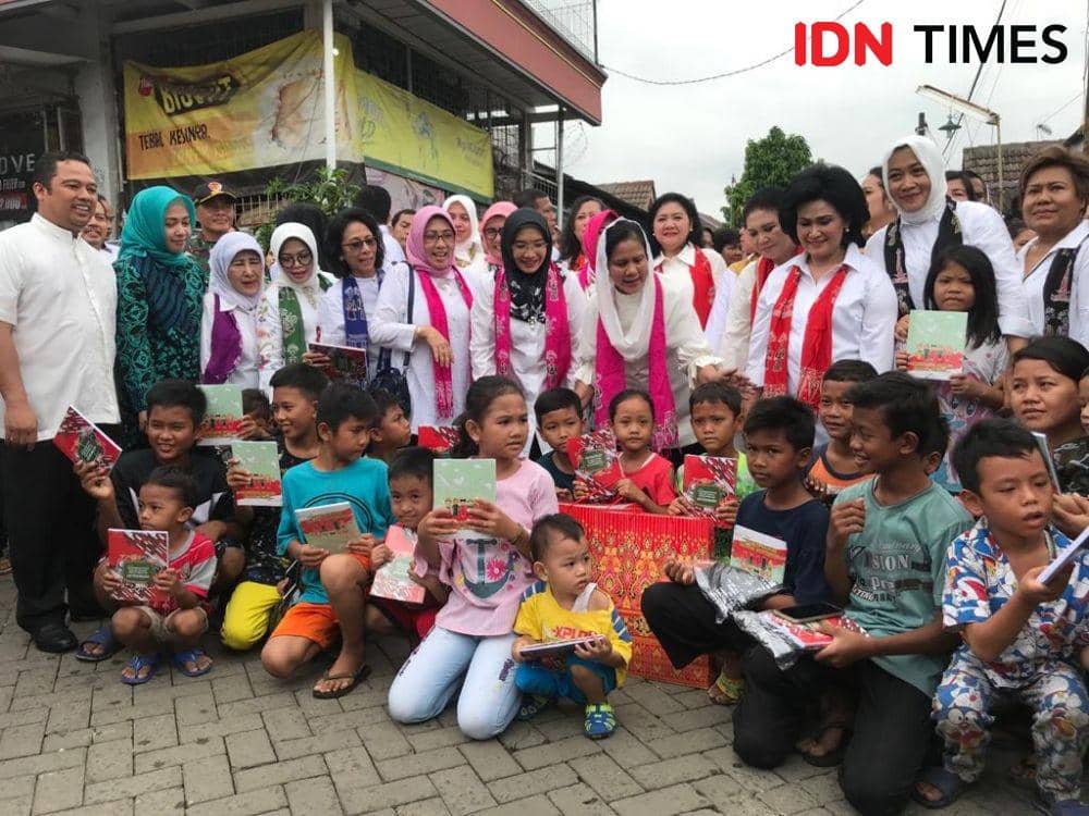 Korban banjir di Perum Periuk Jaya Permai, Tangerang (IDN Times/Teatrika Handiko Putri)