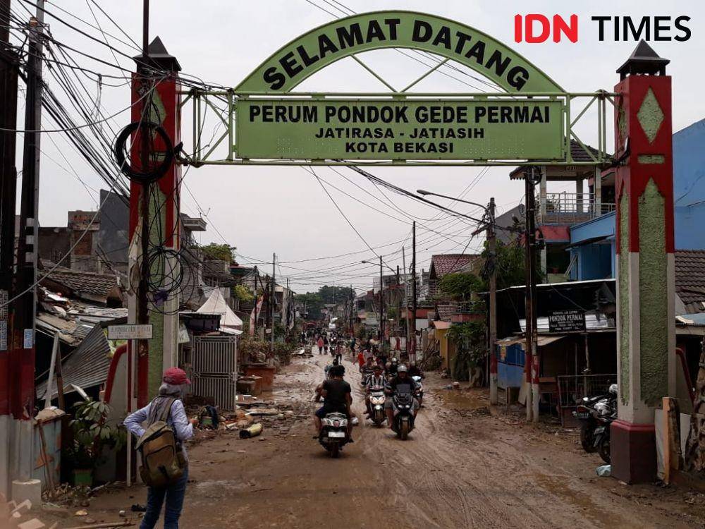 Banjir di Perumahan Pondok Gede Permai (IDN Times/Fitang Budhi Aditia)
