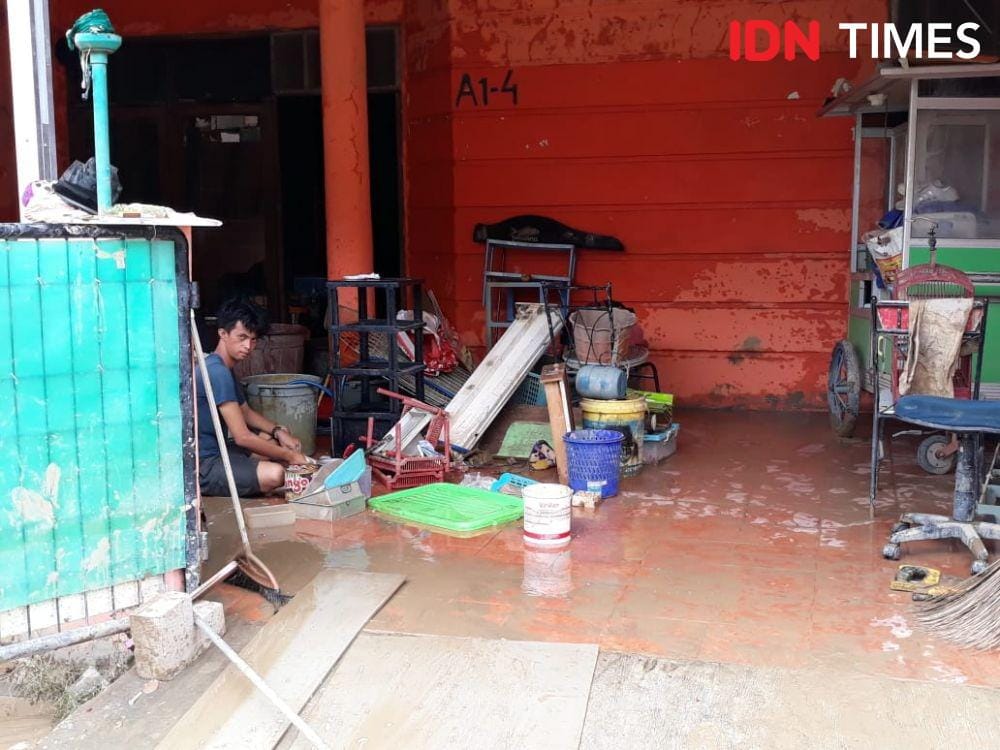 Banjir di Perumahan Pondok Gede Permai (IDN Times/Fitang Budhi Aditia)