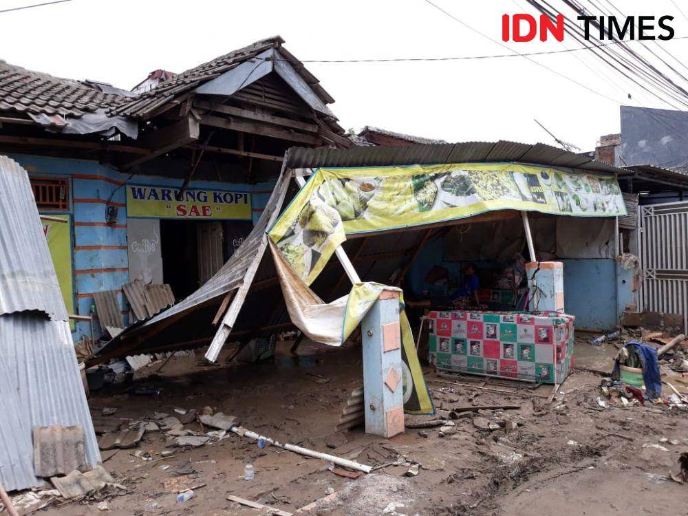 Banjir di Perumahan Pondok Gede Permai (IDN Times/Fitang Budhi Aditia)
