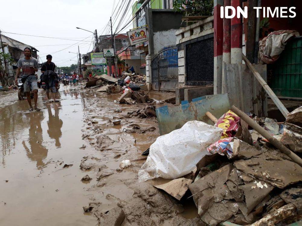 Banjir di Perumahan Pondok Gede Permai (IDN Times/Fitang Budhi Aditia)