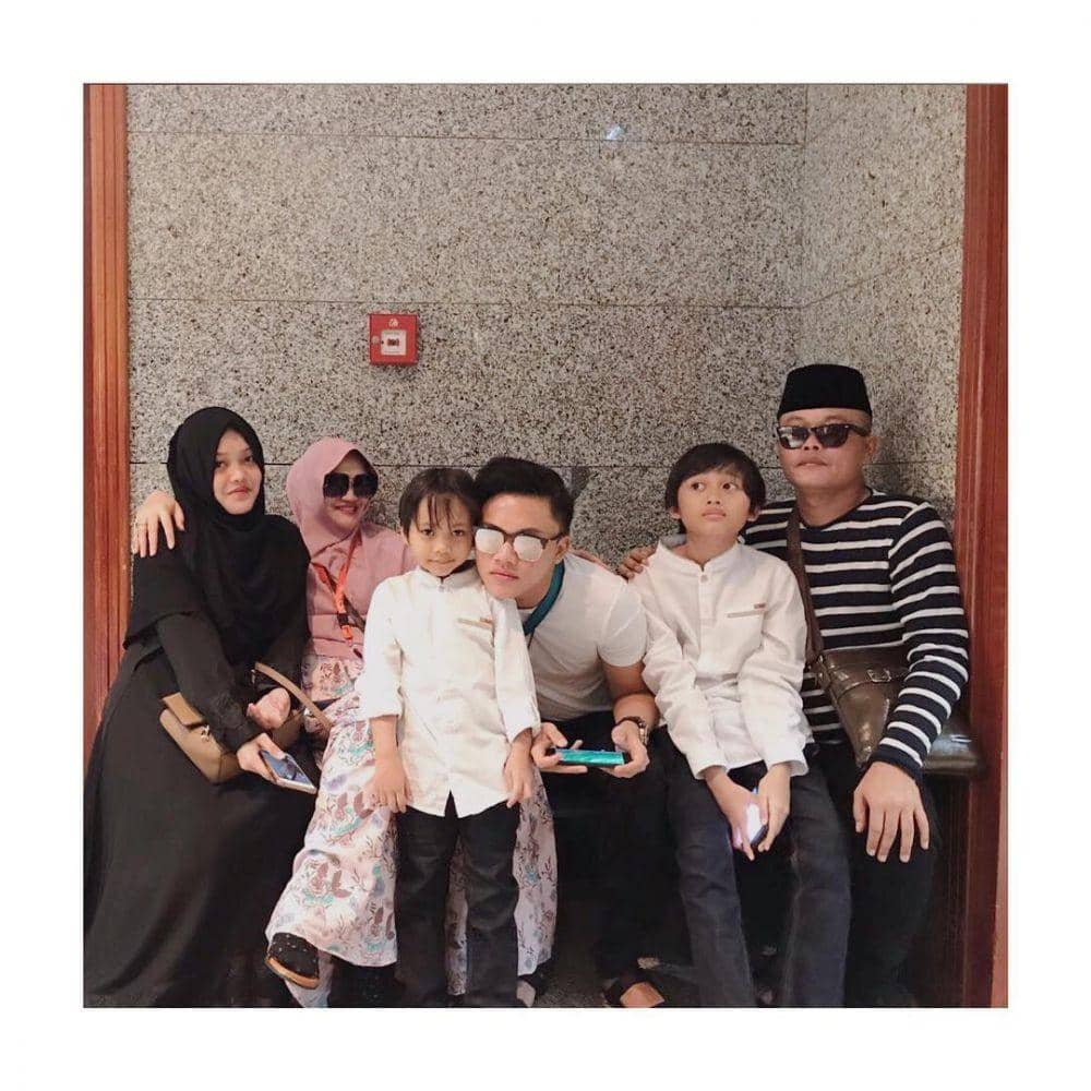 Instagram/putridelinaa