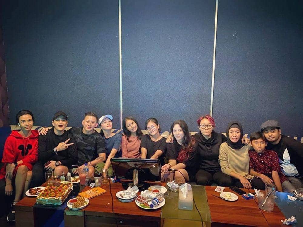 Instagram.com/mitathevirgin/